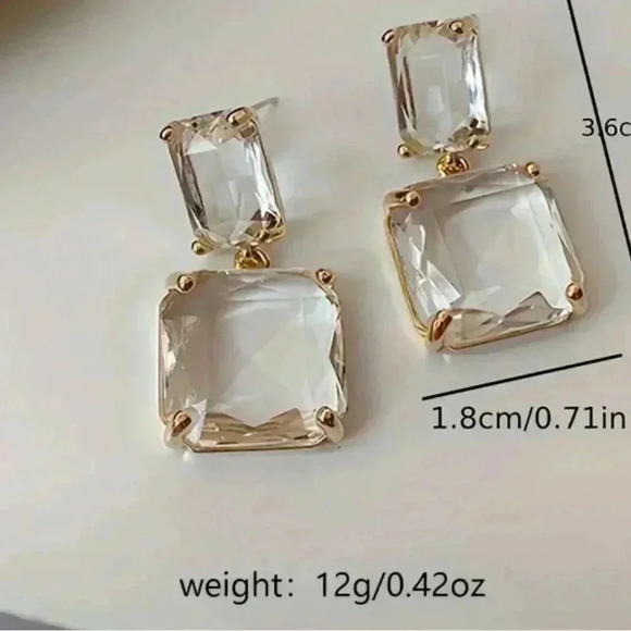 Elegant Gold and Clear Drop Earrings - Picture 4 of 4